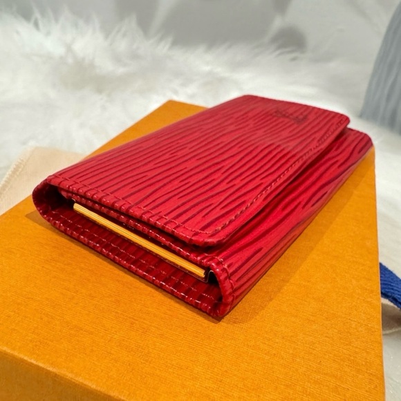 Louis Vuitton Epi 4 Ring Key Holder - Picture 6 of 12